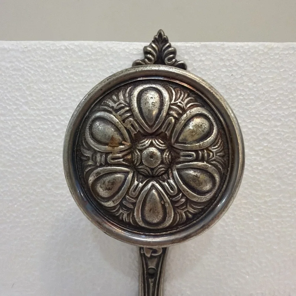 Decorative Silver Tone Metal Door Knob Style Wall Two Hook Robe Towel Holder